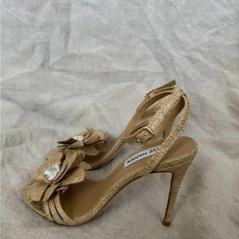 Steve Madden Raffia Floral Heels – Pearl Embellished | Cottagecore, Resort, Y2K - Picture 2 of 3